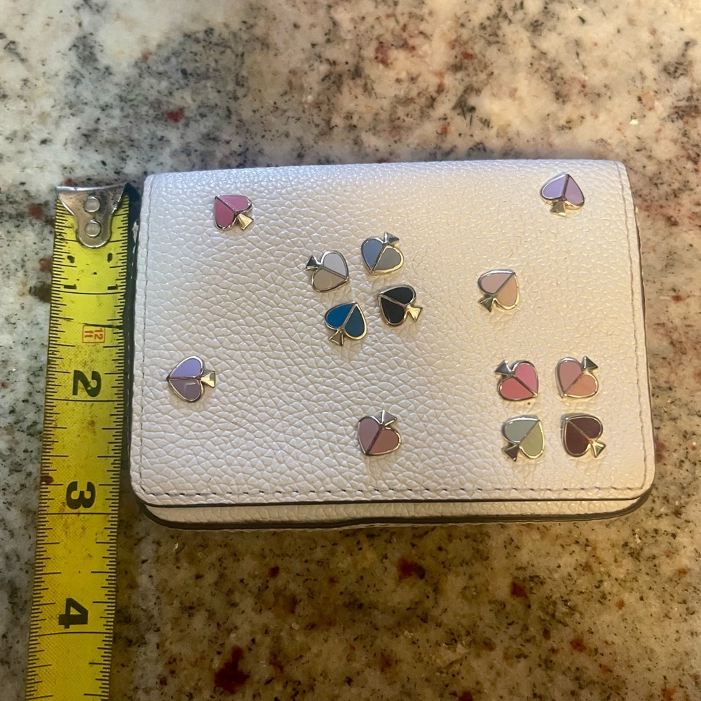 Kate Spade Cream credit card holder with Multicolor spade symbol Accents - Picture 9 of 9